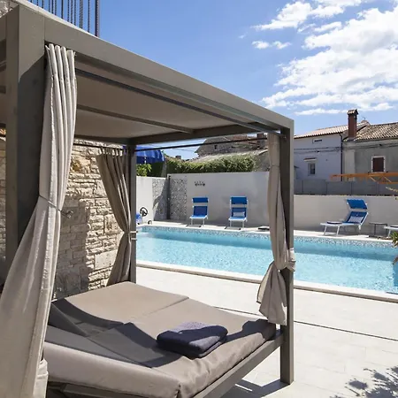 6-bedroom With Heated Pool Near Pula فيلة