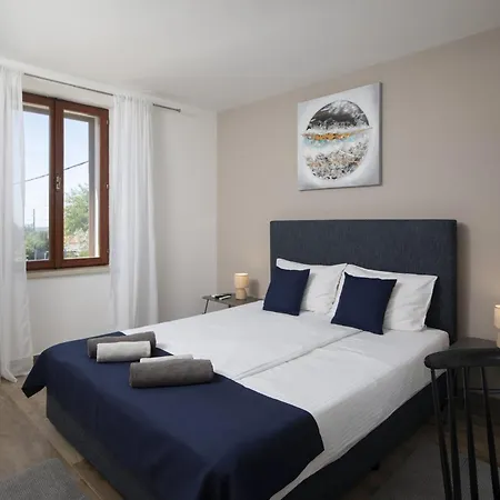 Villa 6-bedroom With Heated Pool Near Pula *