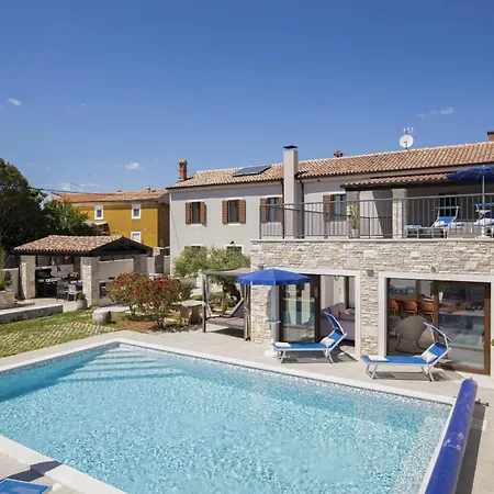 6-bedroom With Heated Pool Near Pula * Valtura