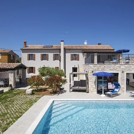 Villa 6-bedroom With Heated Pool Near Pula *