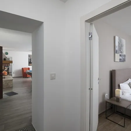 6-bedroom With Heated Pool Near Pula فيلة
