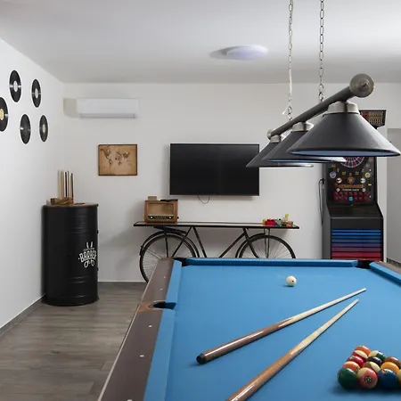 فيلة 6-bedroom With Heated Pool Near Pula *