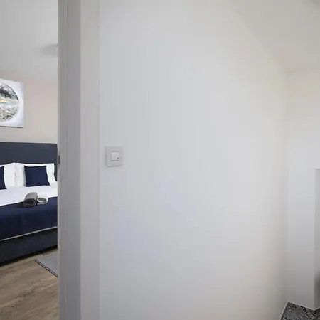 6-bedroom With Heated Pool Near Pula