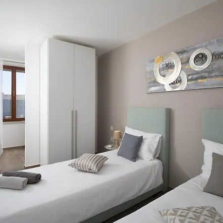 6-bedroom With Heated Pool Near Pula Villa Valtura