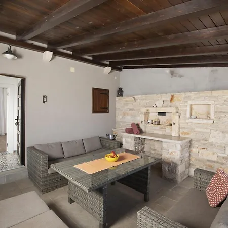 6-bedroom With Heated Pool Near Pula Villa *