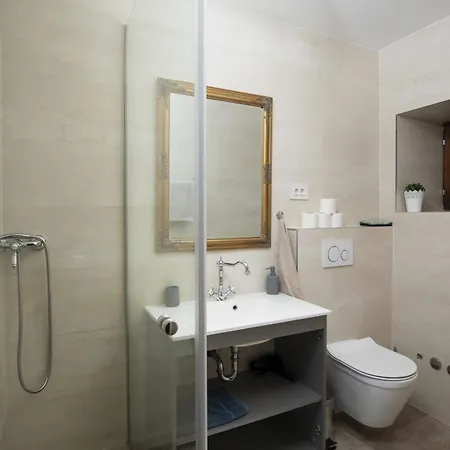 Villa 6-bedroom With Heated Pool Near Pula Valtura
