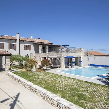 6-bedroom With Heated Pool Near Pula Villa *